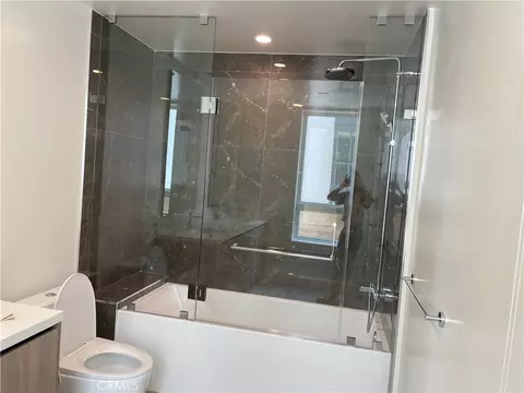 Bath - 39 S Los Robles #3002, Pasadena, CA 91101 photo 1 of 3