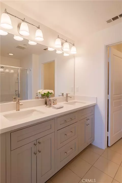 Bath - 8056 Torino, Stanton, CA 90680 photo 6 of 8