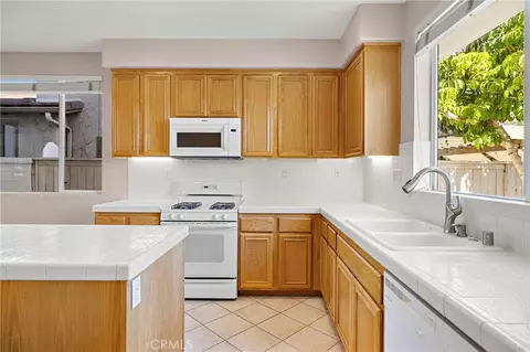 Kitchen - 20 Corte Pasillo, San Clemente, CA 92673 photo 6 of 7