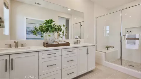 Bath - 27482 Red Alder Ln, Valencia, CA 91381 photo 1 of 2