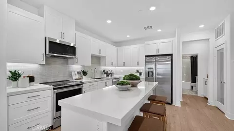 Entry Way - 500 Park Dr #114, Carson, CA 90745 photo 1 of 1