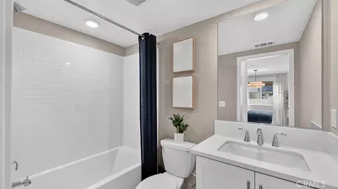 Bath - 500 Park Dr #114, Carson, CA 90745 photo 4 of 4