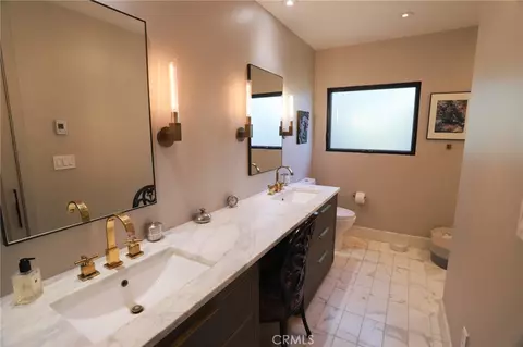 Bath - 5459 Oleta, Long Beach, CA 90815 photo 2 of 6