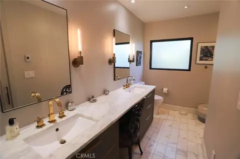 Bath - 5459 Oleta, Long Beach, CA 90815 photo 6 of 6