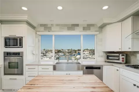 4165 Warner #101, Huntington Beach, CA 92649