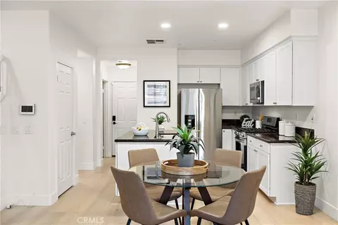 Dining - 23 Quartz Ln, Ladera Ranch, CA 92694 photo 1 of 3