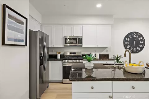 Kitchen - 23 Quartz Ln, Ladera Ranch, CA 92694 photo 3 of 3
