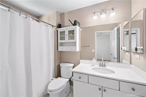Bath - 23 Quartz Ln, Ladera Ranch, CA 92694 photo 4 of 4