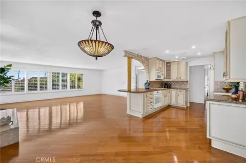 Living - 145 Bennett Ave, Long Beach, CA 90803 photo 7 of 8