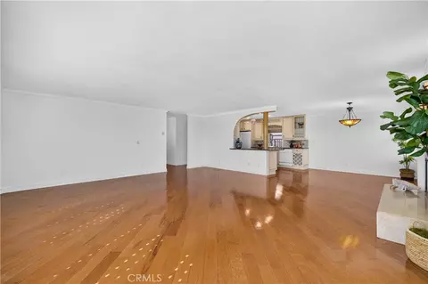 Living - 145 Bennett Ave, Long Beach, CA 90803 photo 5 of 8