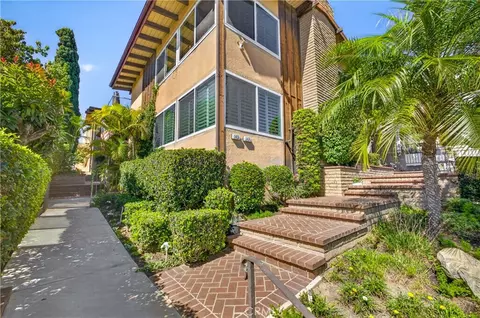 Exterior - 145 Bennett Ave, Long Beach, CA 90803 photo 3 of 7