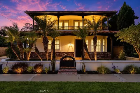 Exterior - 267 Mesa Dr, Costa Mesa, CA 92627 photo 2 of 6