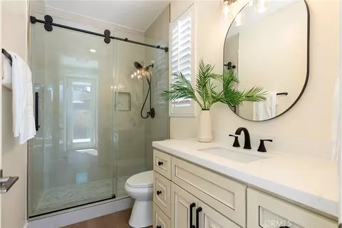 Bath - 267 Mesa Dr, Costa Mesa, CA 92627 photo 2 of 4