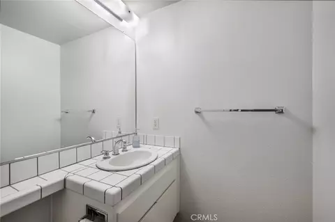 Bath - 217 Avenida Adobe, San Clemente, CA 92672 photo 2 of 2