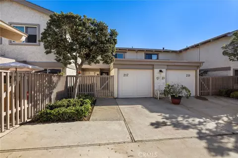 Exterior - 217 Avenida Adobe, San Clemente, CA 92672 photo 5 of 6