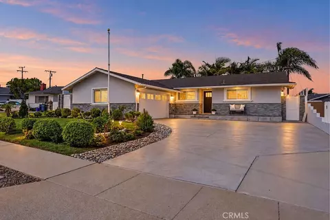 8391 Enfield Cir, Huntington Beach, CA 92646