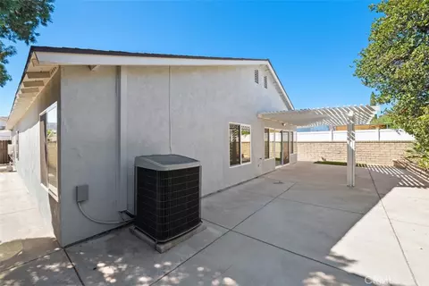 Exterior - 25308 Via Pacifica, Valencia, CA 91355 photo 5 of 6