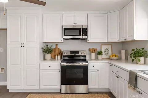 Kitchen - 25308 Via Pacifica, Valencia, CA 91355 photo 2 of 3