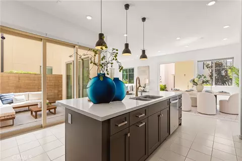 Kitchen - 129 Terrapin, Irvine, CA 92618 photo 6 of 7