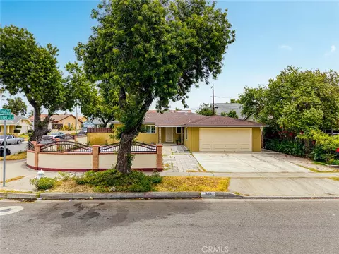 913 S Laurel, Santa Ana, CA 92704