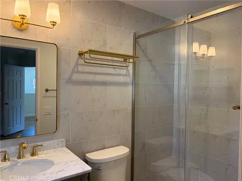 Bath - 170 Cherrybrook, Irvine, CA 92618 photo 4 of 4