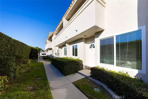11324 215th #4, Lakewood, CA 90715