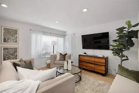 Living - 58 Clearbrook, Irvine, CA 92614 photo 2 of 4