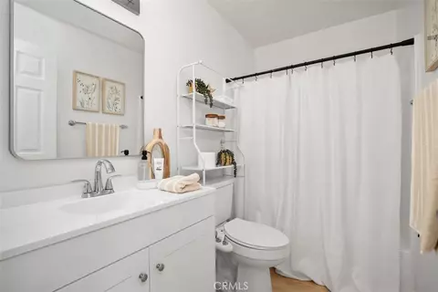 Bath - 58 Clearbrook, Irvine, CA 92614 photo 2 of 2