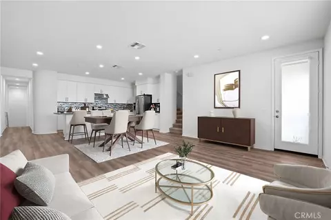 930 E Drapery Ln, Anaheim, CA 92802