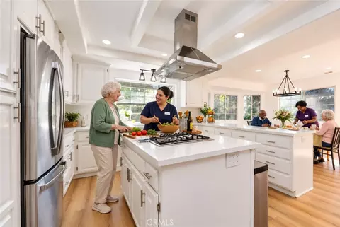 Kitchen - 2043 Vista Valle Verde Dr, Fallbrook, CA 92028 photo 3 of 3