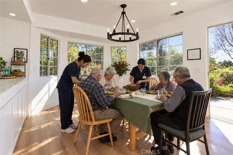 Dining - 2043 Vista Valle Verde Dr, Fallbrook, CA 92028 photo 2 of 2