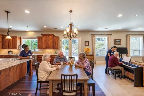 Dining - 31418 Calle De Talar, Bonsall, CA 92003 photo 1 of 1