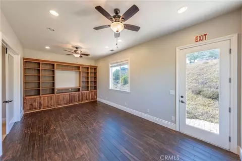 Living - 31418 Calle De Talar, Bonsall, CA 92003 photo 2 of 2