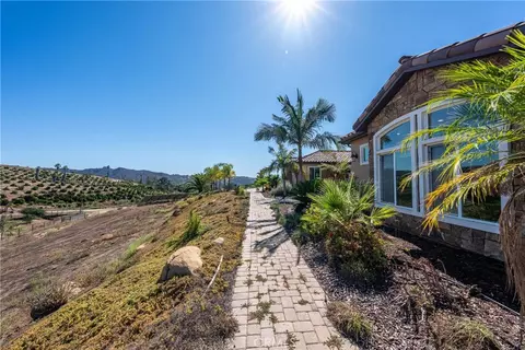 Exterior - 31418 Calle De Talar, Bonsall, CA 92003 photo 2 of 6