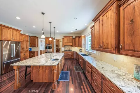 Kitchen - 31418 Calle De Talar, Bonsall, CA 92003 photo 3 of 4