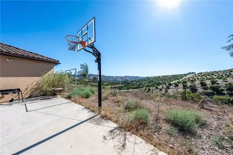 Exterior - 31418 Calle De Talar, Bonsall, CA 92003 photo 4 of 6