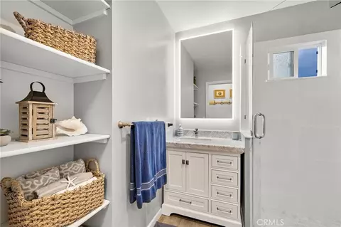 Bath - 5289 E Appian Way, Long Beach, CA 90803 photo 1 of 2