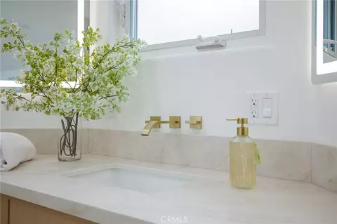 Bath - 635 Plumer, Costa Mesa, CA 92627 photo 6 of 6