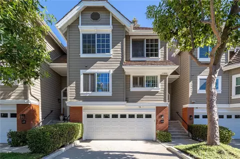 20950 Oxnard St #44, Woodland Hills, CA 91367