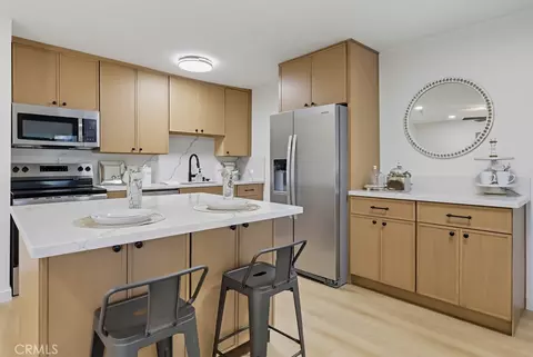 635 S Prospect #103, Redondo Beach, CA 90277