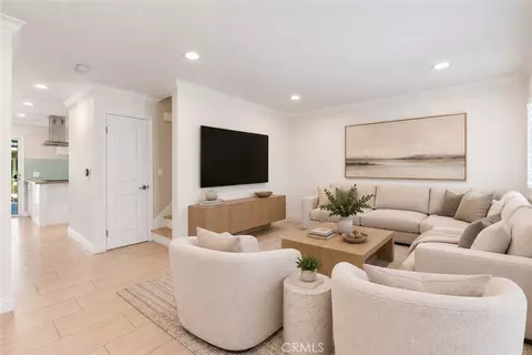3165 College, Costa Mesa, CA 92626