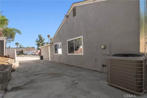 Exterior - 27371 Garza, Saugus, CA 91350 photo 6 of 7