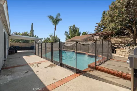 Exterior - 27371 Garza, Saugus, CA 91350 photo 4 of 7