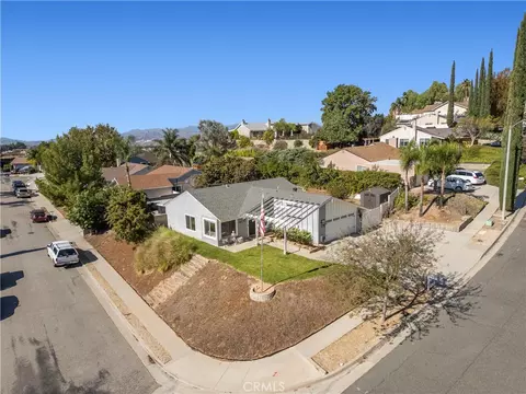View/Area - 27371 Garza, Saugus, CA 91350 photo 4 of 6