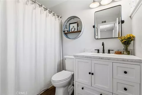 Bath - 27371 Garza, Saugus, CA 91350 photo 1 of 2