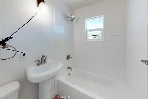 Bath - 358 E 12th St, Chico, CA 95928 photo 1 of 2