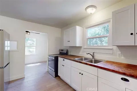 Kitchen - 358 E 12th St, Chico, CA 95928 photo 1 of 1