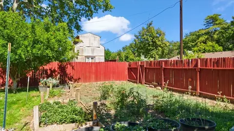 Exterior - 351 C St, Biggs, CA 95917 photo 6 of 8