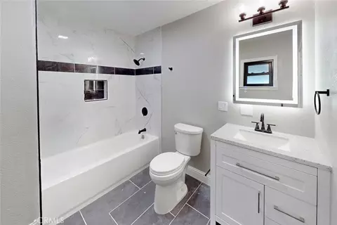 Bath - 2361 Wilsey Dr, Redding, CA 96001 photo 3 of 5