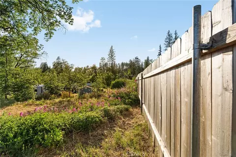 1663 Sweetbriar Ln, Paradise, CA 95969 photo 3